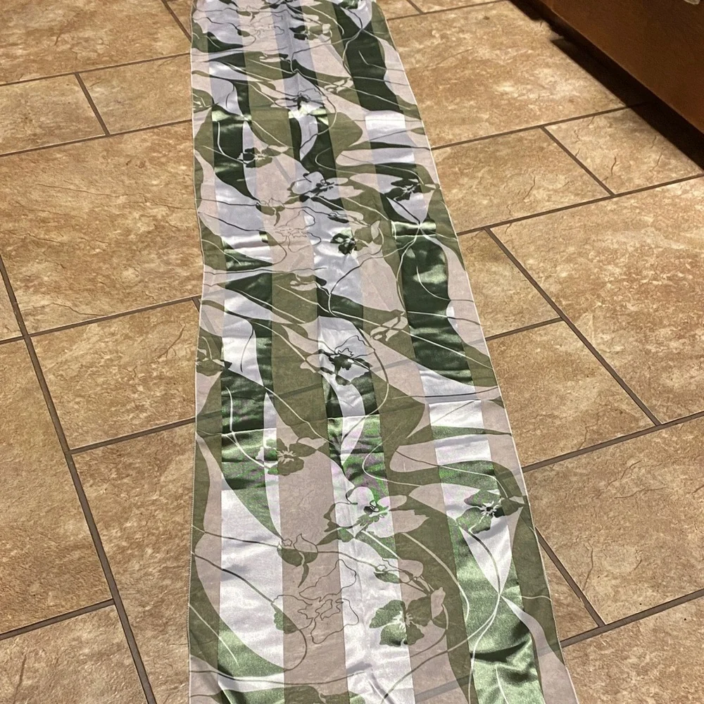 Chic Green and white Floral/Abstrat Patterned Scarf Layering Accessorize
